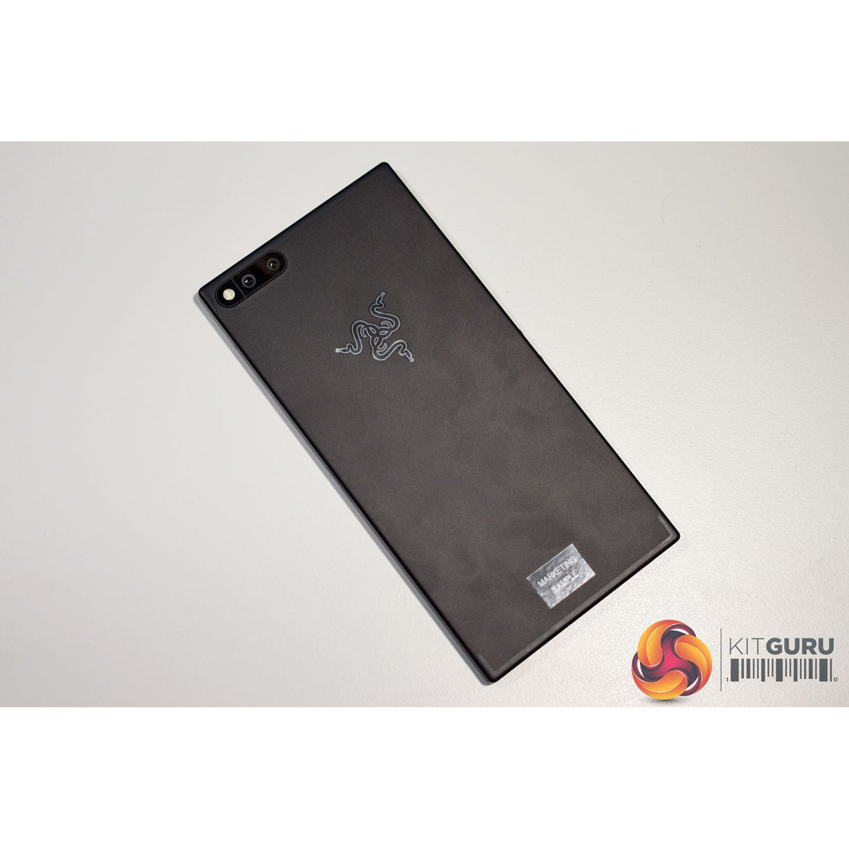 Razer Phone - 64 GB - Chrome Triple-Headed Snake Logo - Unlocked - Imagem 3