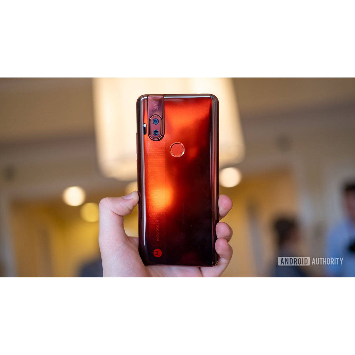 Motorola One Hyper 128GB in Dark Amber - Imagem 3