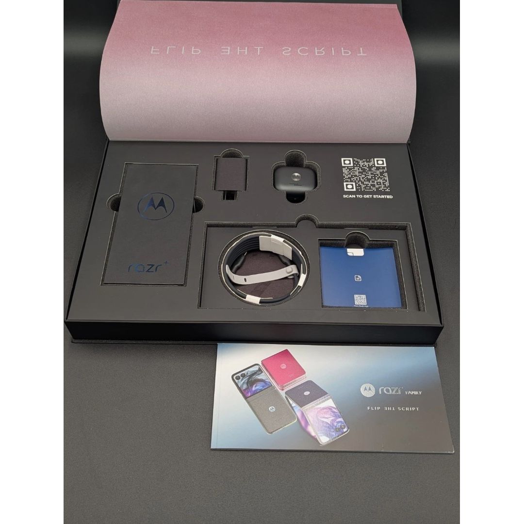 Motorola Razr+ Plus 5G (2024) 256GB XT2451-1. (T-Mobile Locked) W/ Moto Buds+ - Imagem 4