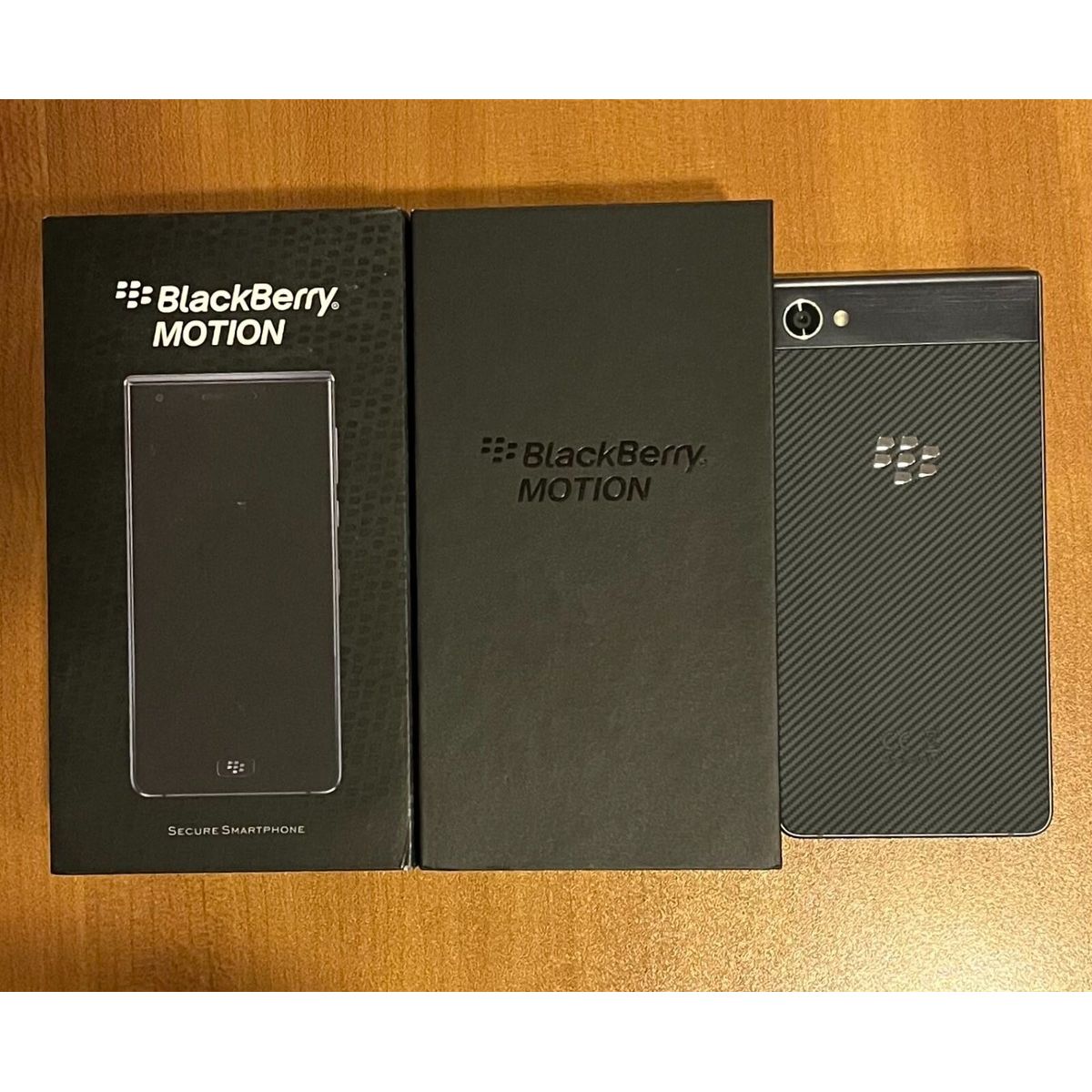 Blackberry KEYone 32GB Secure Smartphone - Black - Imagem 3